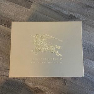Burberry Purse Gift Box